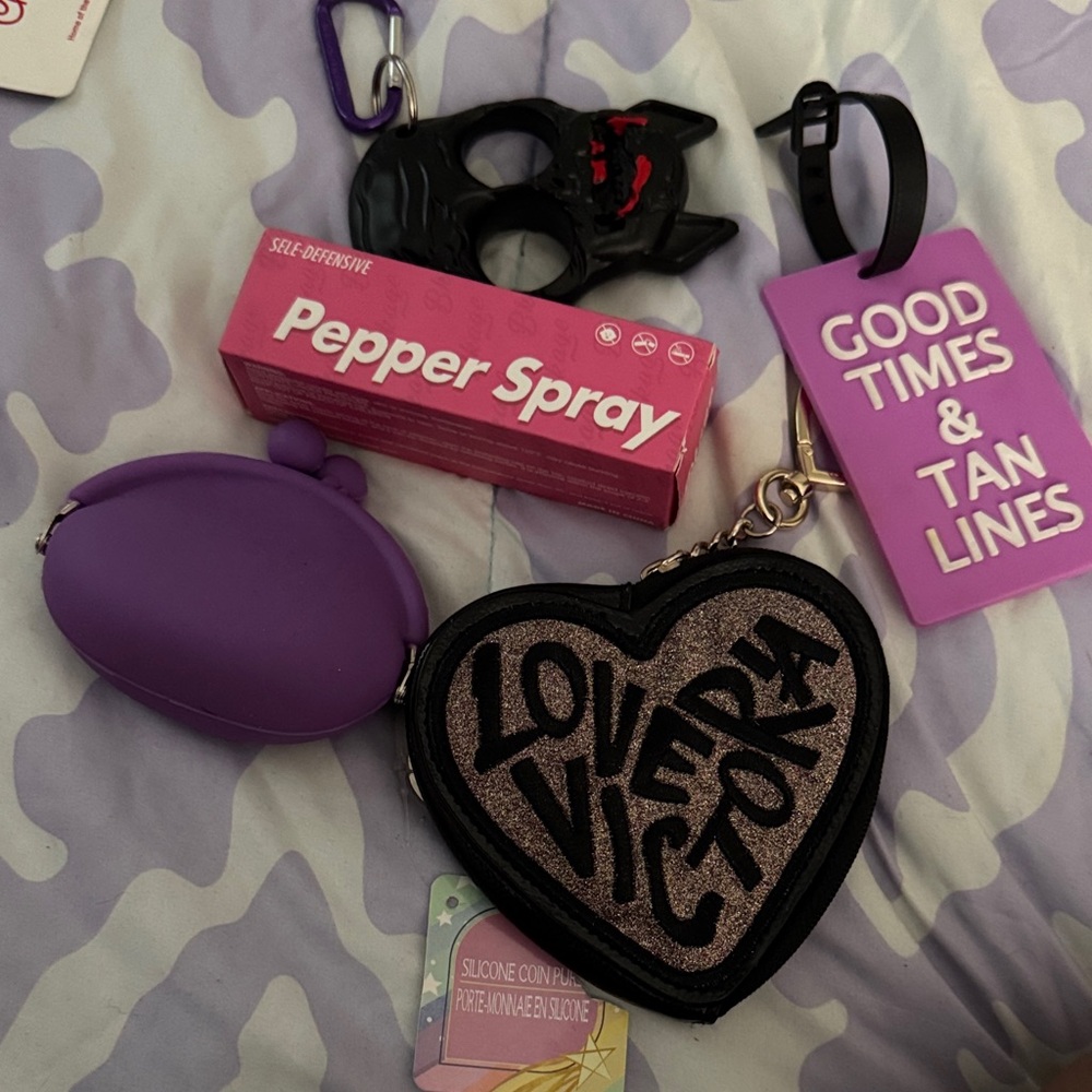 Victoria's Secret Black and Gold Heart Pouch set of 5 item and free extra gifts